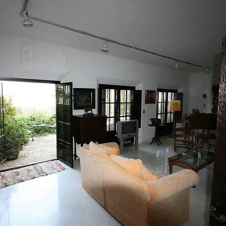 Hotel Jardin De La Muralla